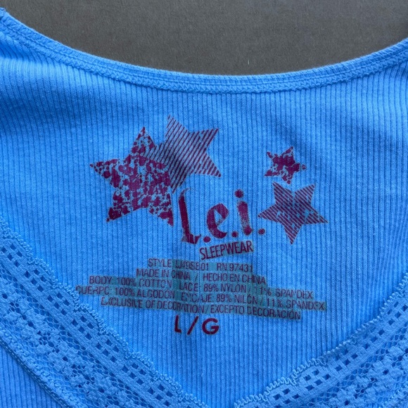 Super Cute L.e.i shirt - Picture 3 of 3